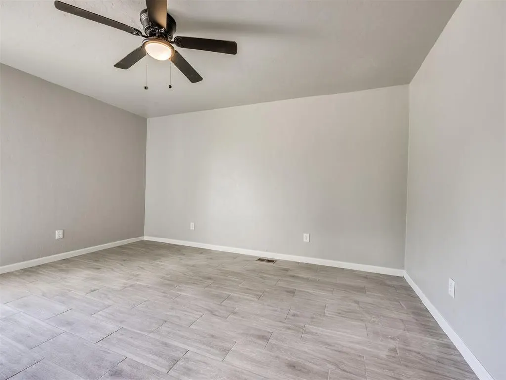 Photo 23 — 11609 Twisted Oak Road, Oklahoma City, OK 73120