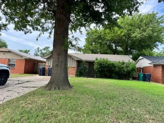 Photo 2 — 421 NW 81st Street, Oklahoma City, OK 73114