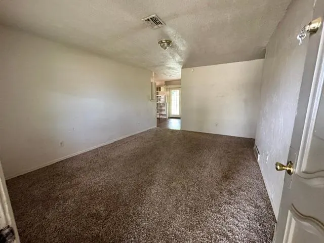 Photo 4 — 421 NW 81st Street, Oklahoma City, OK 73114
