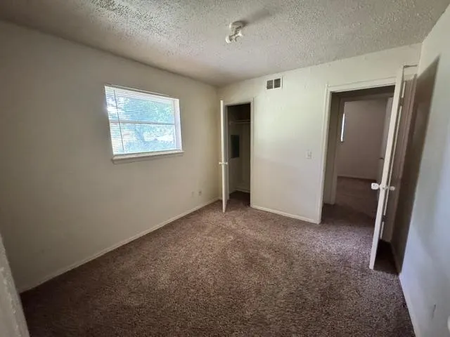 Photo 11 — 421 NW 81st Street, Oklahoma City, OK 73114
