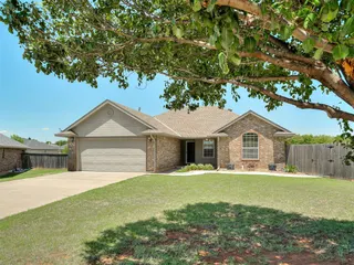 Sold home at 1005 Olde Town Drive