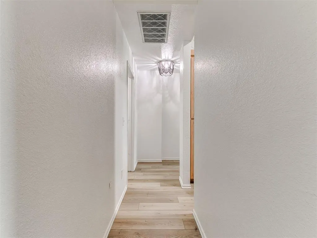 Photo 15 — 8300 Canyon Trail Drive, Oklahoma City, OK 73135