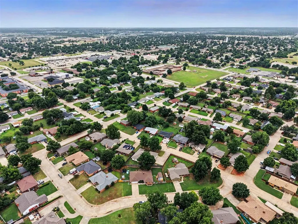 Photo 37 — 319 W Bass Avenue, Yukon, OK 73099