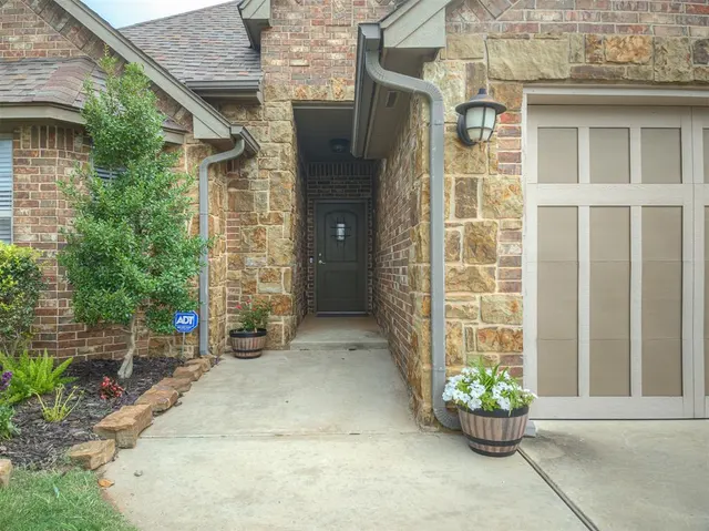 Photo 2 — 18828 Olive Branch Court, Edmond, OK 73012