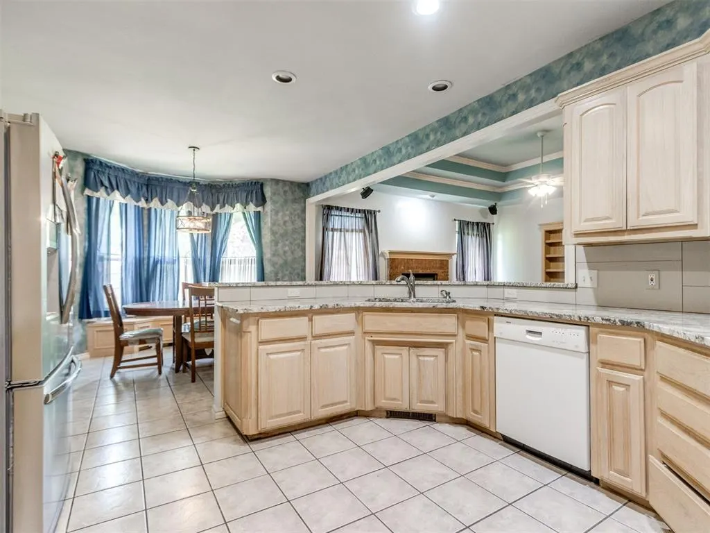 Photo 11 — 712 Fox Bend Trail, Edmond, OK 73034