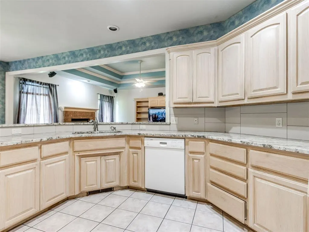 Photo 13 — 712 Fox Bend Trail, Edmond, OK 73034