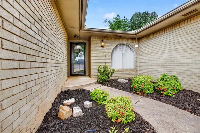 Photo 3 — 3604 Banner Avenue, Edmond, OK 73013