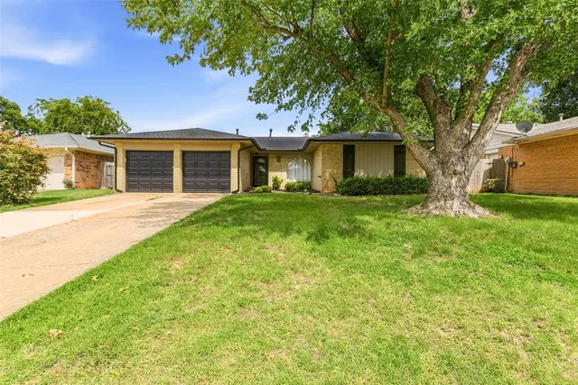 Photo 2 — 3604 Banner Avenue, Edmond, OK 73013