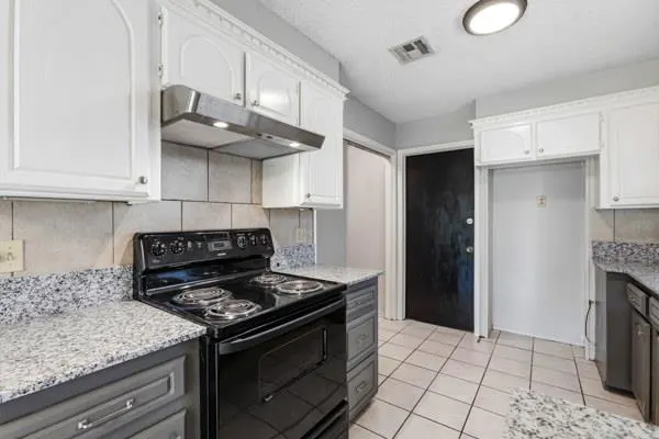 Photo 10 — 3604 Banner Avenue, Edmond, OK 73013