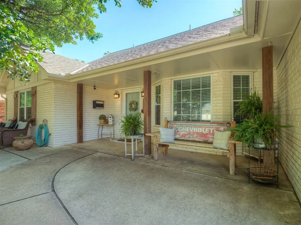 Photo 2 — 3104 N Briarwood Avenue, Bethany, OK 73008