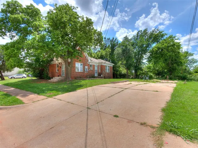 Photo 2 — 2901 N Fonshill Avenue, Oklahoma City, OK 73111