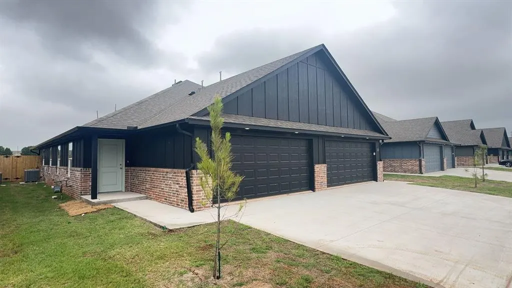 Photo 2 — 11425 University Drive, Oklahoma City, OK 73114