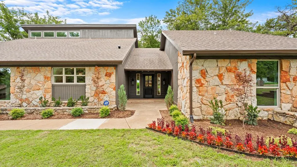 Front exterior — 1708 Bunting Lane, Edmond, OK 73034