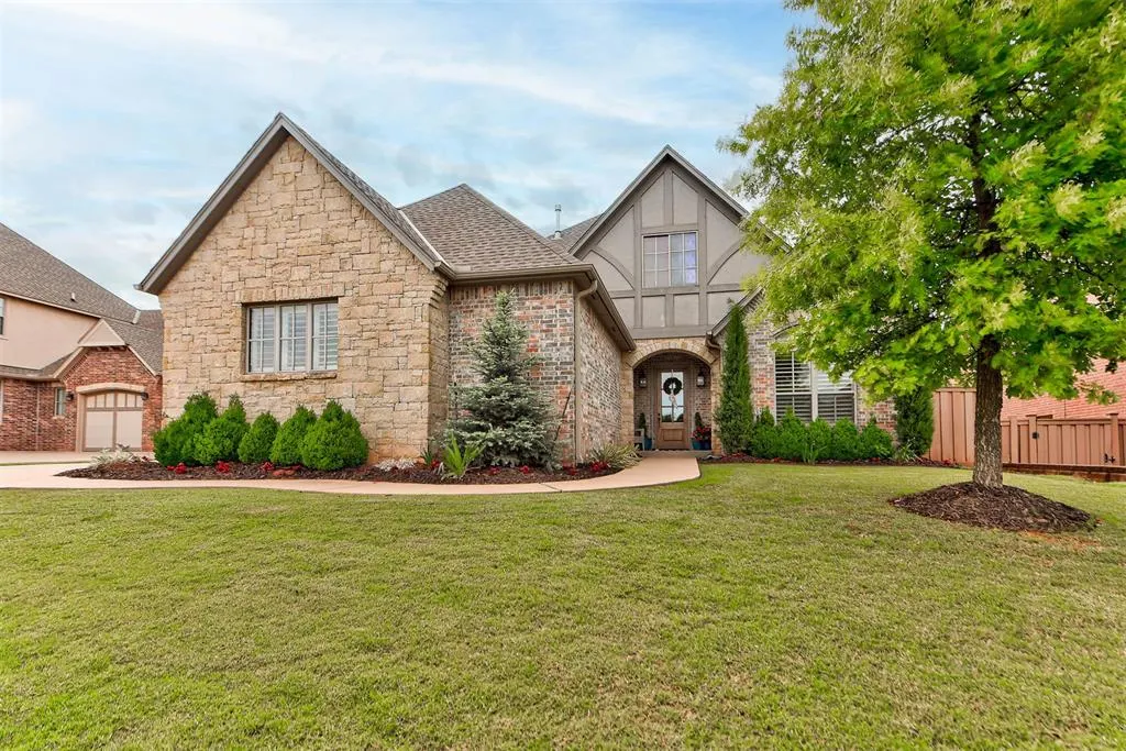 Front exterior — 2948 Allie Drive, Edmond, OK 73012