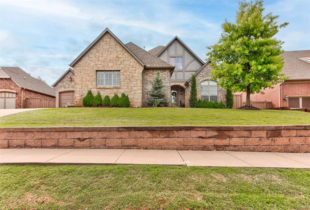 Photo 2 — 2948 Allie Drive, Edmond, OK 73012