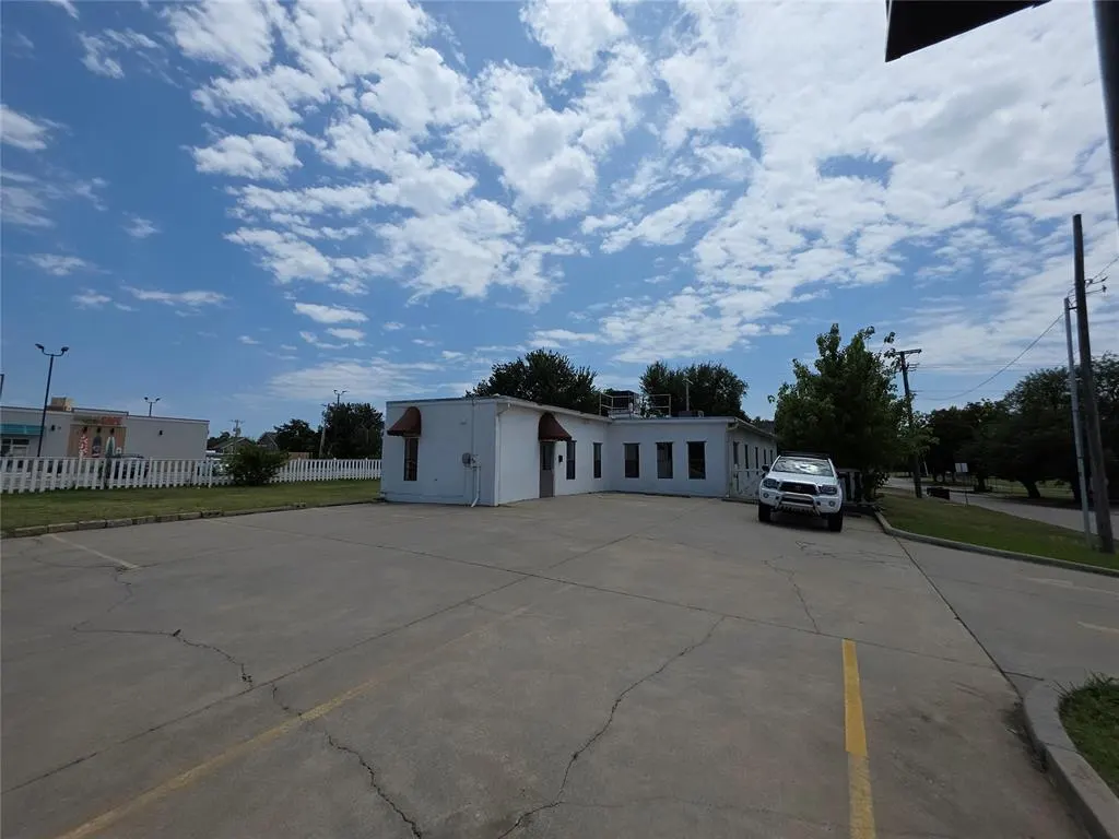 Photo 2 — 1732 NW 23rd Street, Oklahoma City, OK 73106