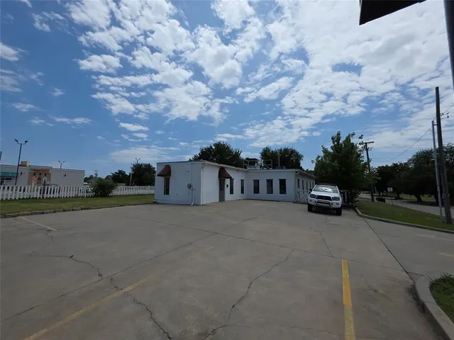 Photo 2 — 1732 NW 23rd Street, Oklahoma City, OK 73106