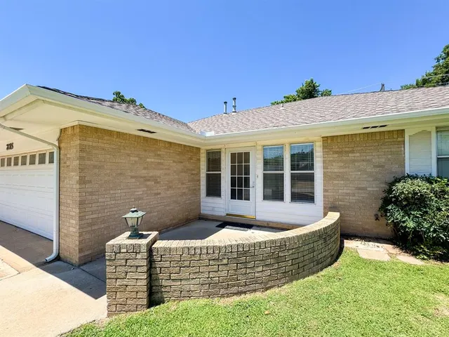 Photo 2 — 2213 Dakota Street, Norman, OK 73069
