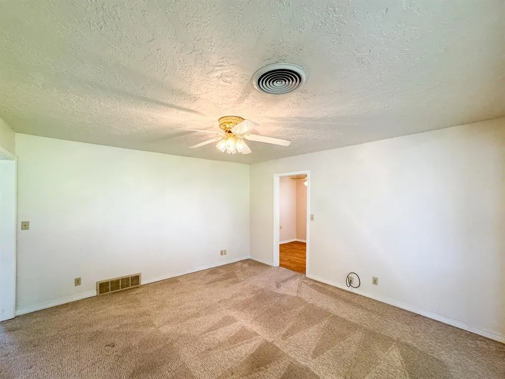 Photo 8 — 2213 Dakota Street, Norman, OK 73069