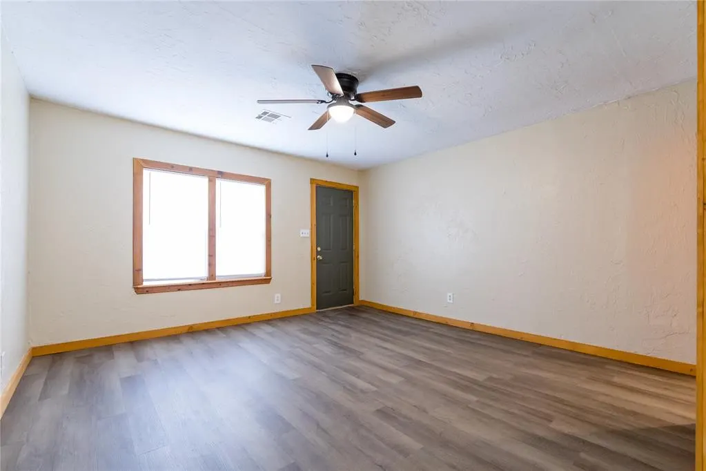 Photo 9 — 1005 N Adams Avenue, Elk City, OK 73644