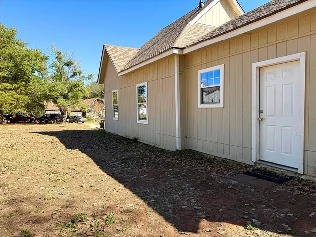 Photo 6 — 423 Loy Street, Meeker, OK 74855