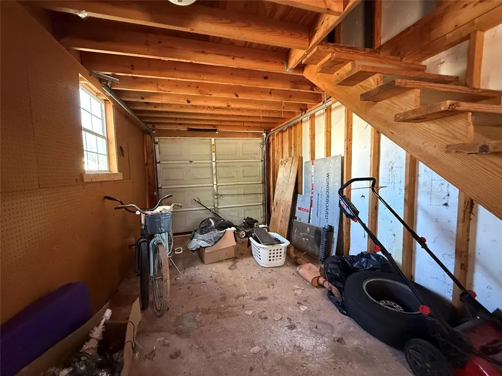 Photo 9 — 423 Loy Street, Meeker, OK 74855