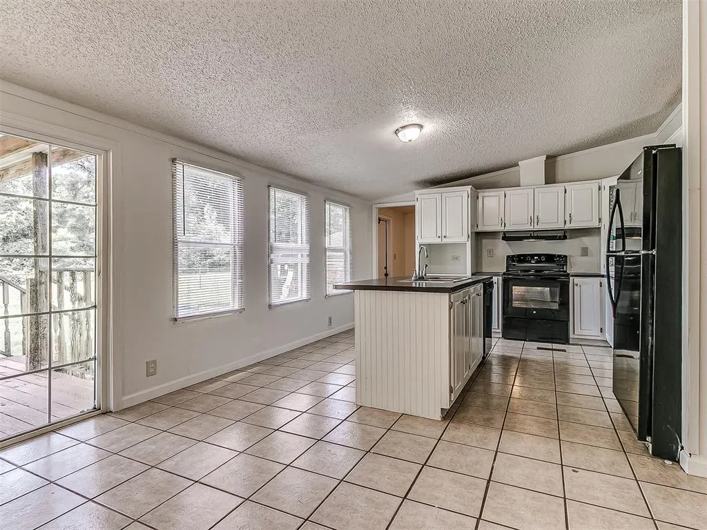 Photo 11 — 19300 Newsom Road, Newalla, OK 74857