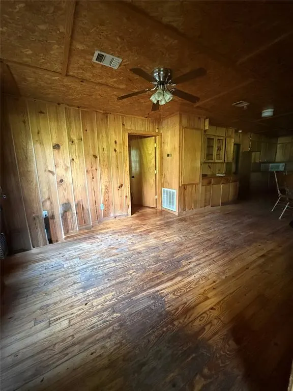 Photo 2 — 913 W Sherry Lane, Broken Bow, OK 74728