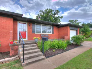 Sold home at 3020 NW 70th Street