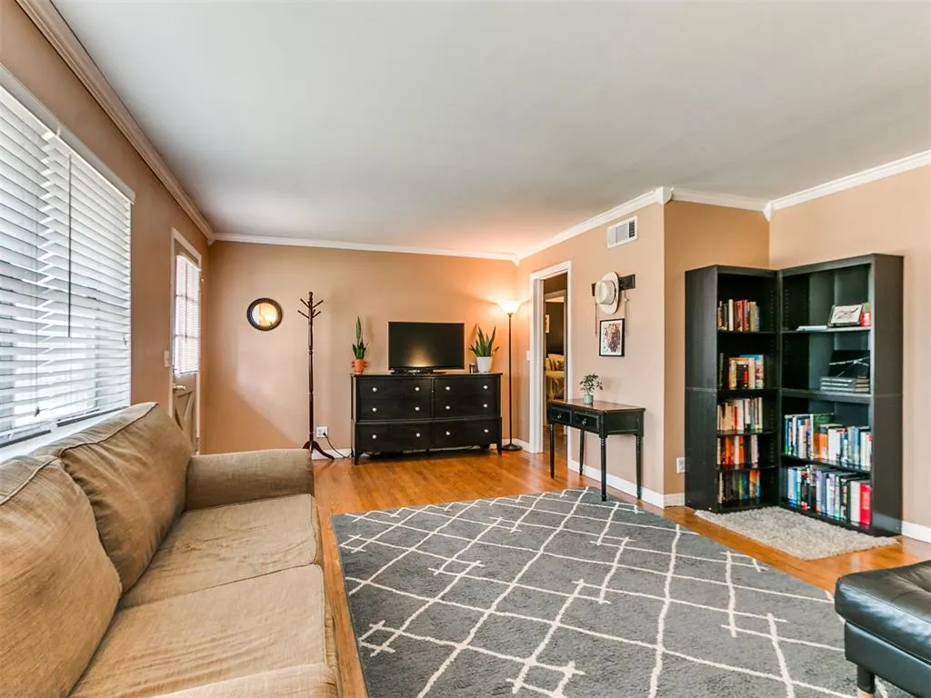 Photo 7 — 3020 NW 70th Street, Oklahoma City, OK 73116