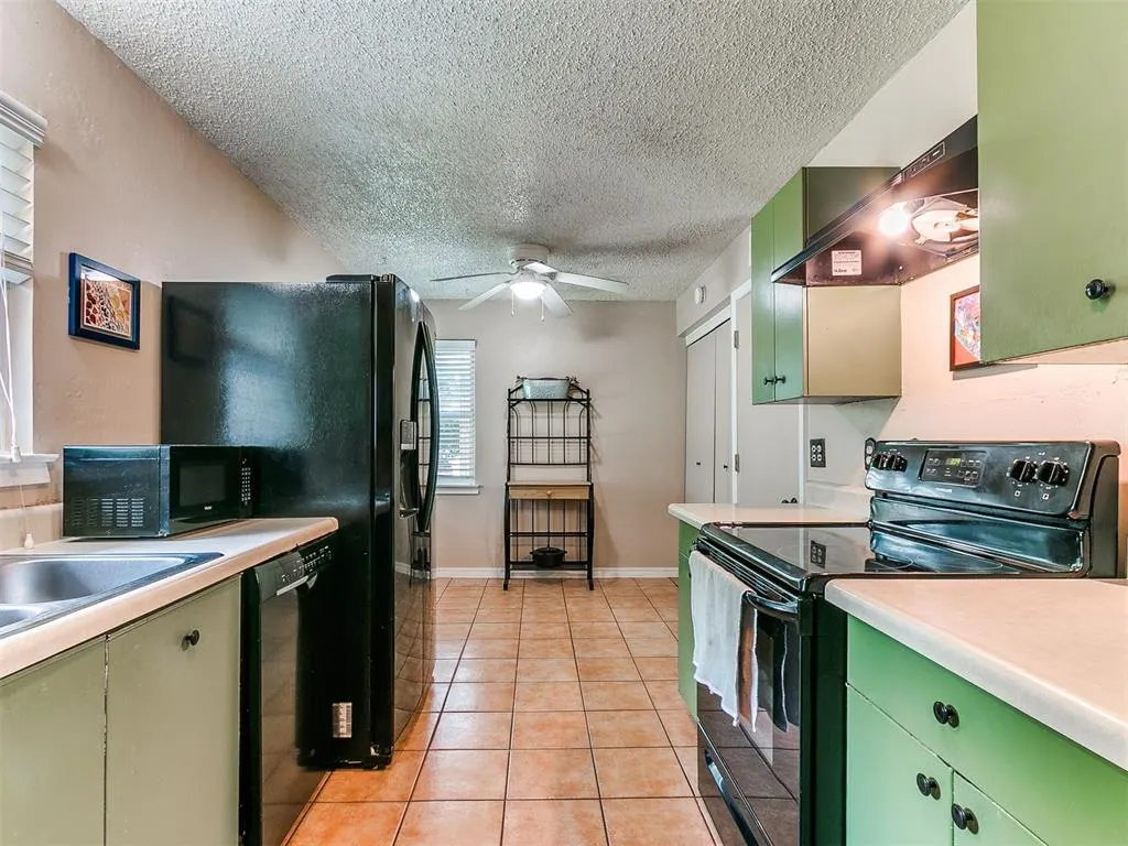 Photo 10 — 3020 NW 70th Street, Oklahoma City, OK 73116