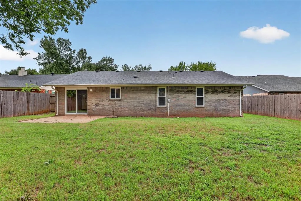 Photo 23 — 2109 Oakvista Circle, Norman, OK 73071