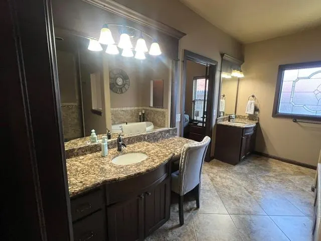 Photo 8 — 6409 Bent Wood Drive, Oklahoma City, OK 73169