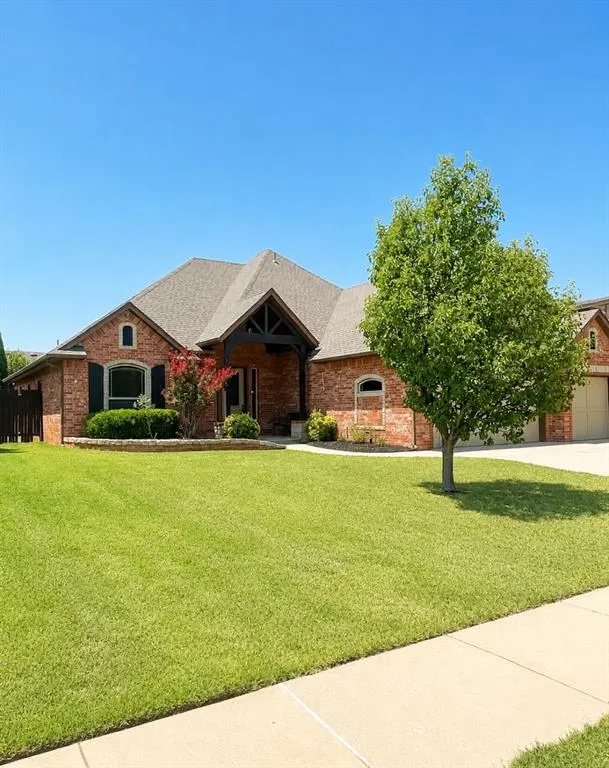 Photo 2 — 6409 Bent Wood Drive, Oklahoma City, OK 73169
