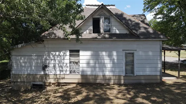 Photo 3 — 324 N Cleveland Avenue, Shawnee, OK 74801