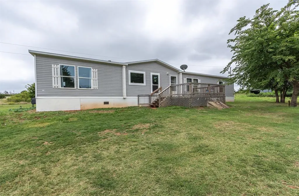 Photo 2 — 30037 County Road 1168, Minco, OK 73059