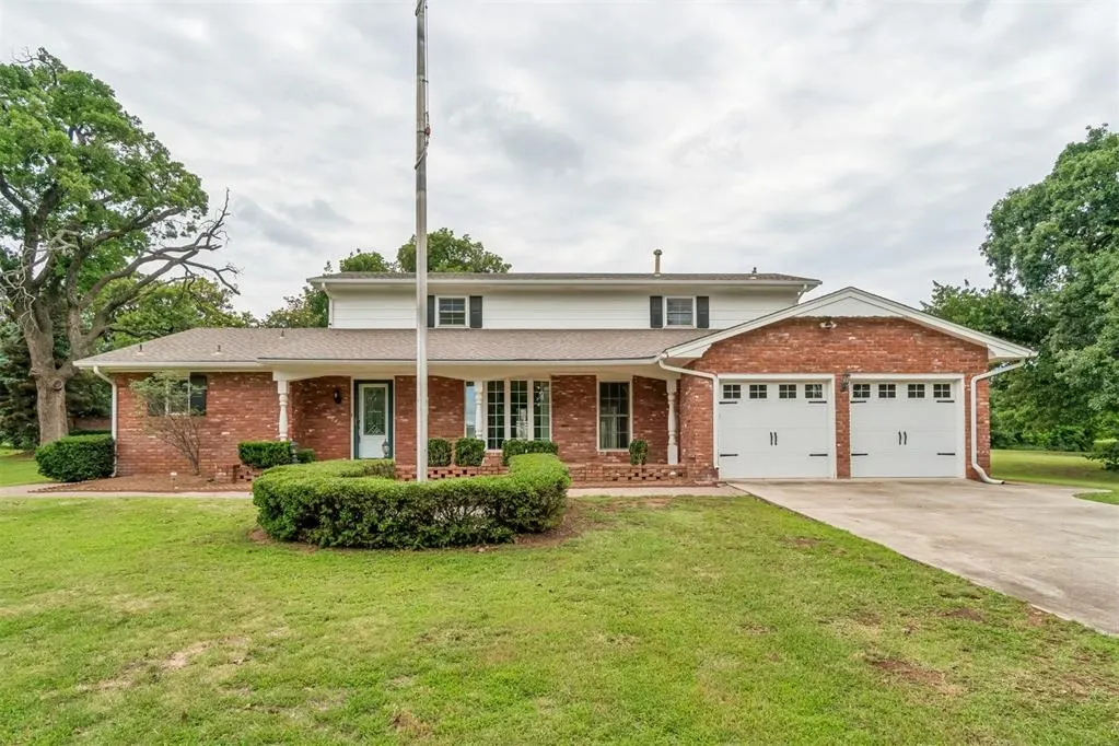 Front exterior — 2909 Short Drive, Edmond, OK 73034