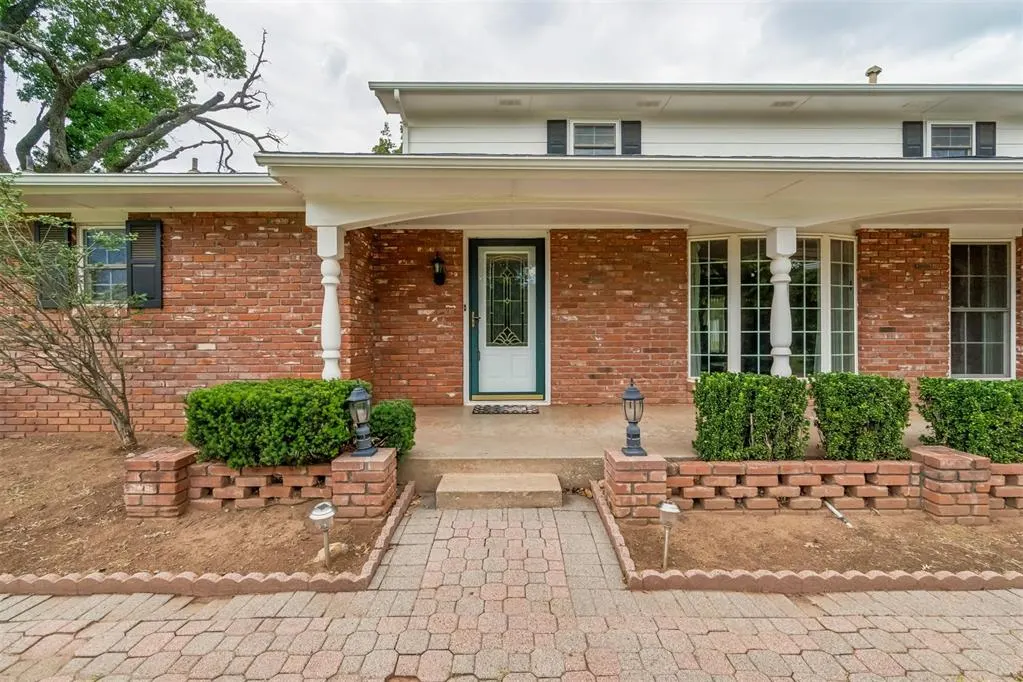 Photo 3 — 2909 Short Drive, Edmond, OK 73034