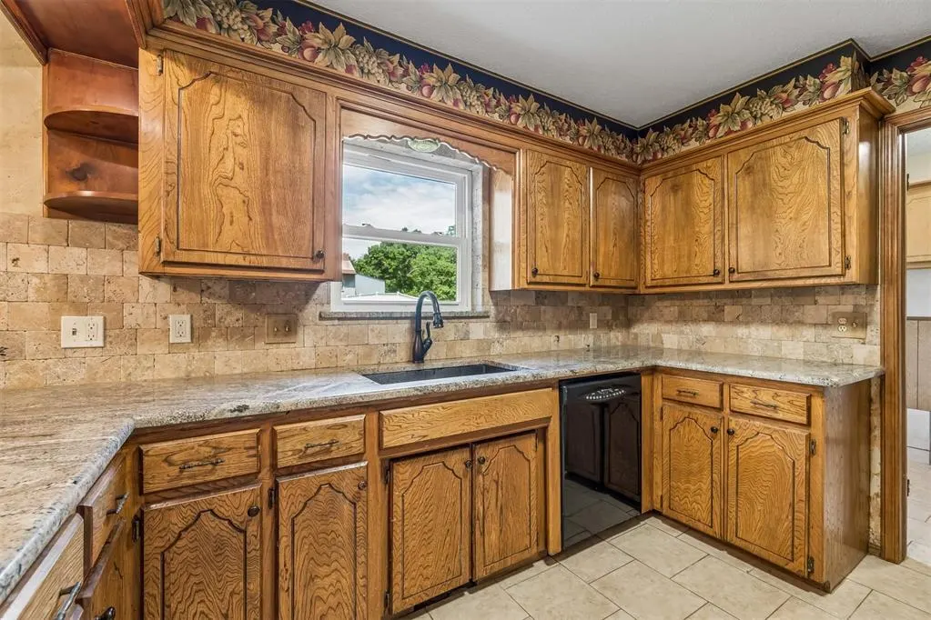 Photo 10 — 2909 Short Drive, Edmond, OK 73034