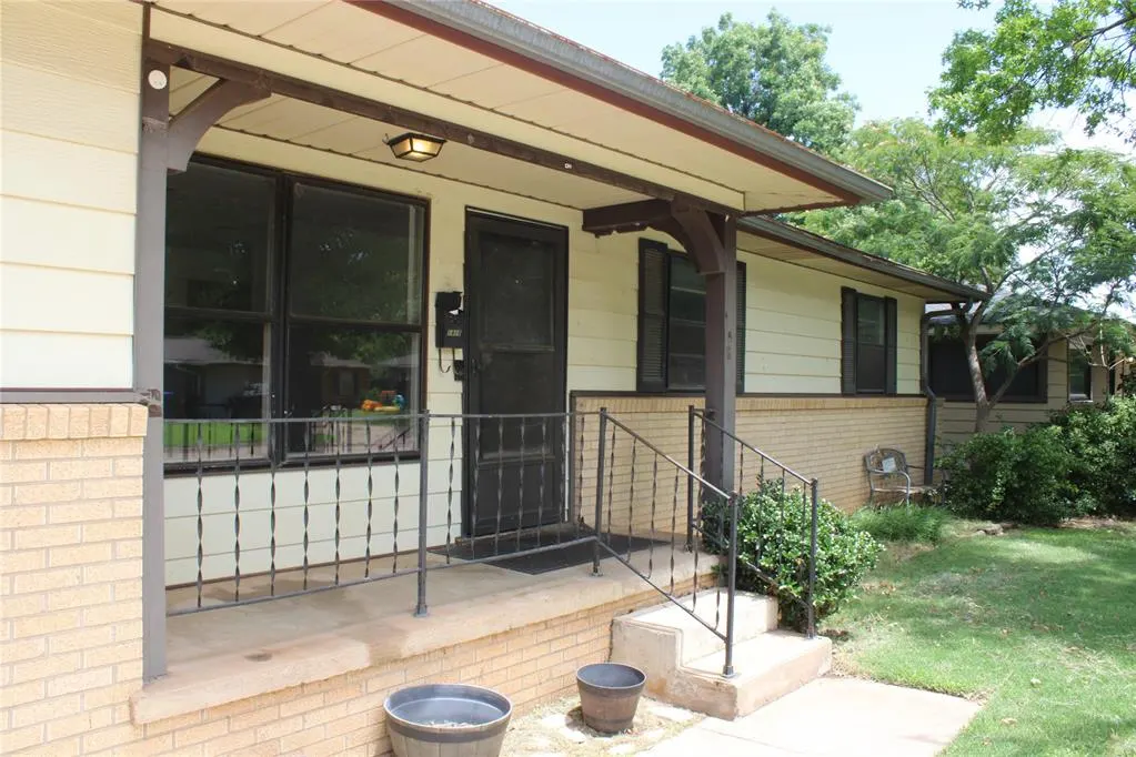 Photo 2 — 1418 Gannon Avenue, Enid, OK 73703
