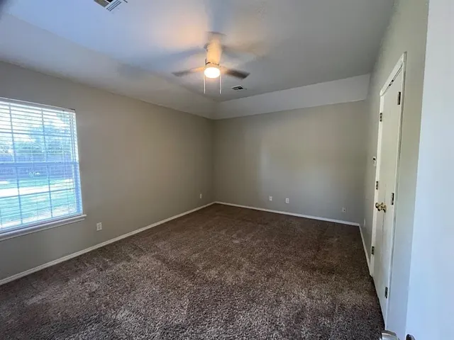 Photo 7 — 421 W 10th Street, Edmond, OK 73003