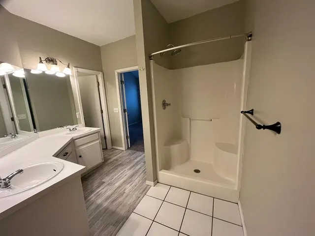 Photo 8 — 421 W 10th Street, Edmond, OK 73003