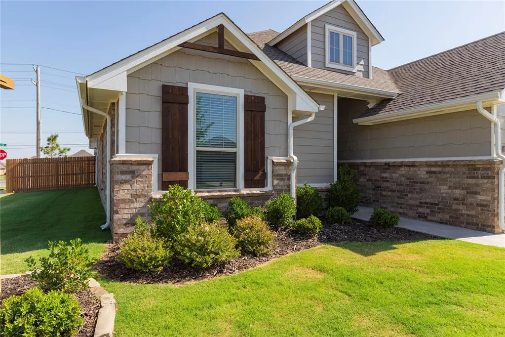 Photo 2 — 9108 NW 121st Terrace, Yukon, OK 73099