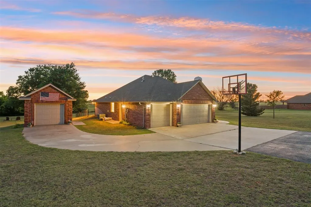 Photo 4 — 1621 Four Lakes Drive, Blanchard, OK 73010