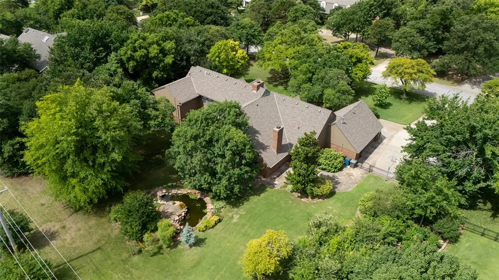 Photo 3 — 3816 Coachman Road, Edmond, OK 73013