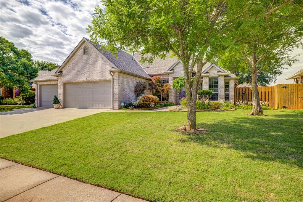 Front exterior — 2916 Misty Ridge Drive, Norman, OK 73071