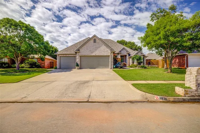 Photo 3 — 2916 Misty Ridge Drive, Norman, OK 73071