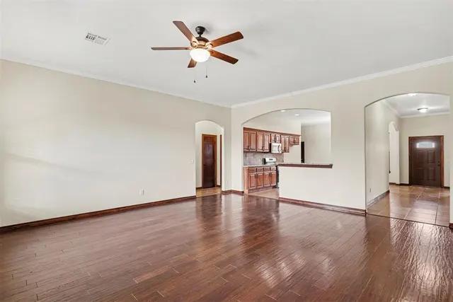 Photo 3 — 6301 Bentley Drive, Oklahoma City, OK 73169