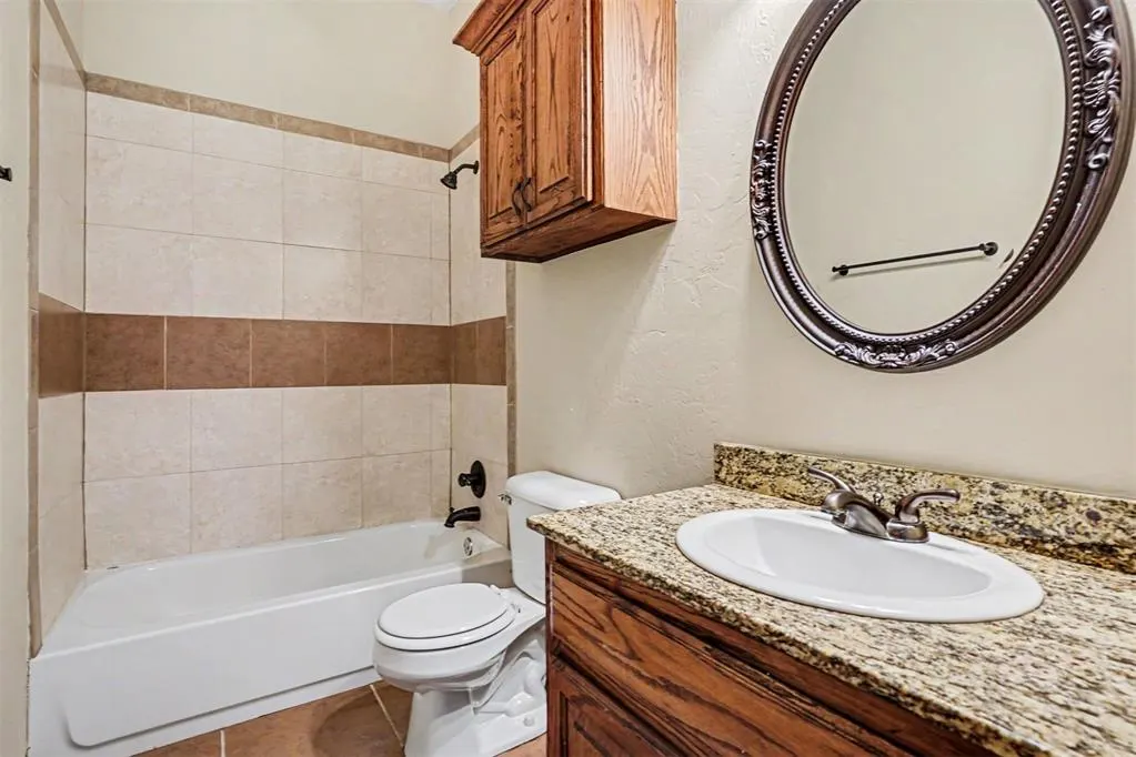 Photo 12 — 6301 Bentley Drive, Oklahoma City, OK 73169