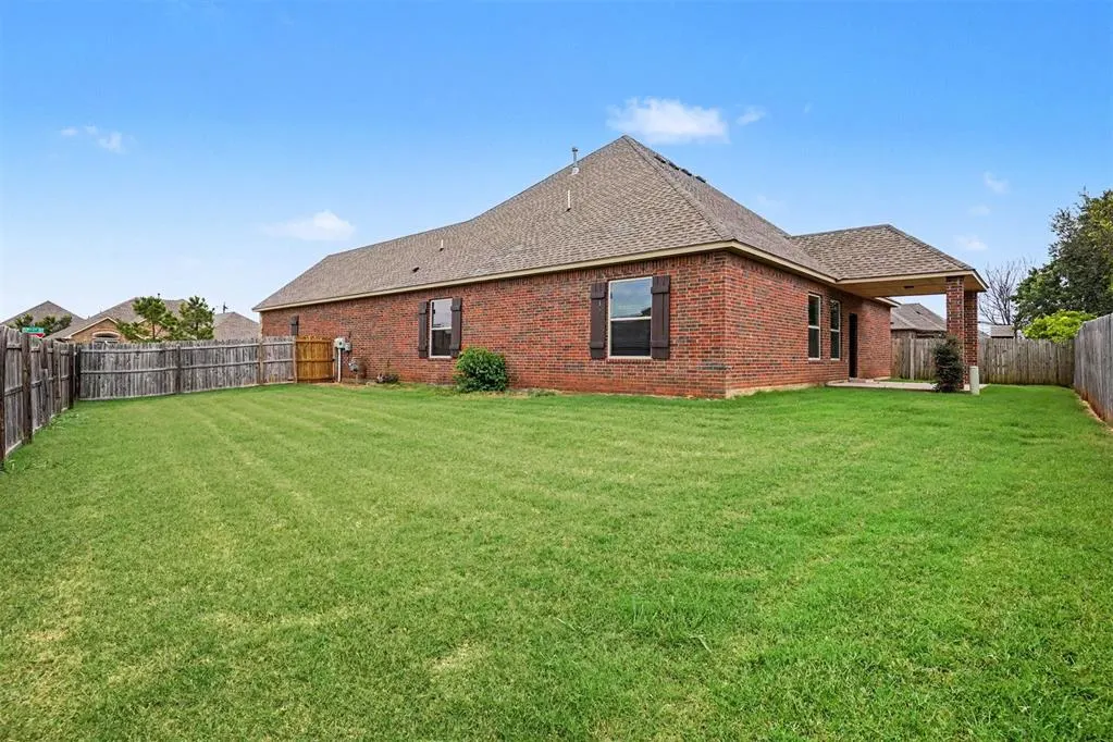 Photo 15 — 6301 Bentley Drive, Oklahoma City, OK 73169